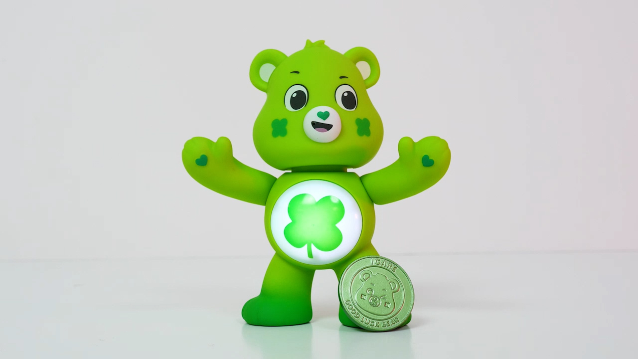 ZO22055_Care Bears Good Luck Bear Light Up Interactive Collectible Figure